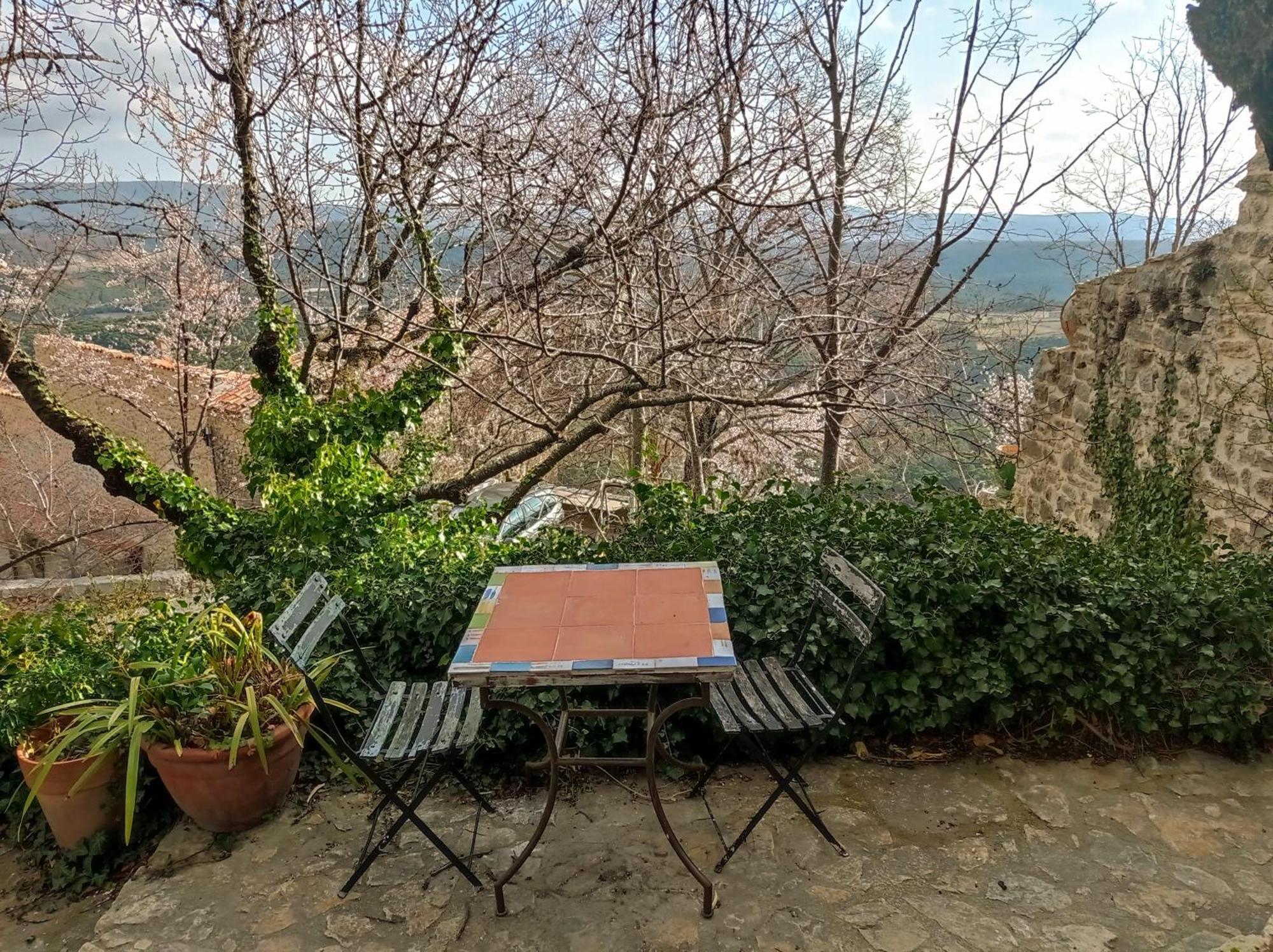 La Fontaine Acomodação com café da manhã Bargème Quarto foto